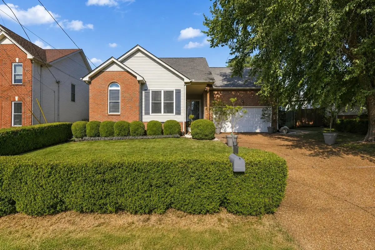 1304 Crestfield Dr, Nashville, TN 37211 - #1