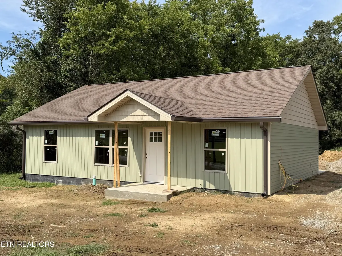 305 S Fowler St, Clinton, TN 37716 - #1