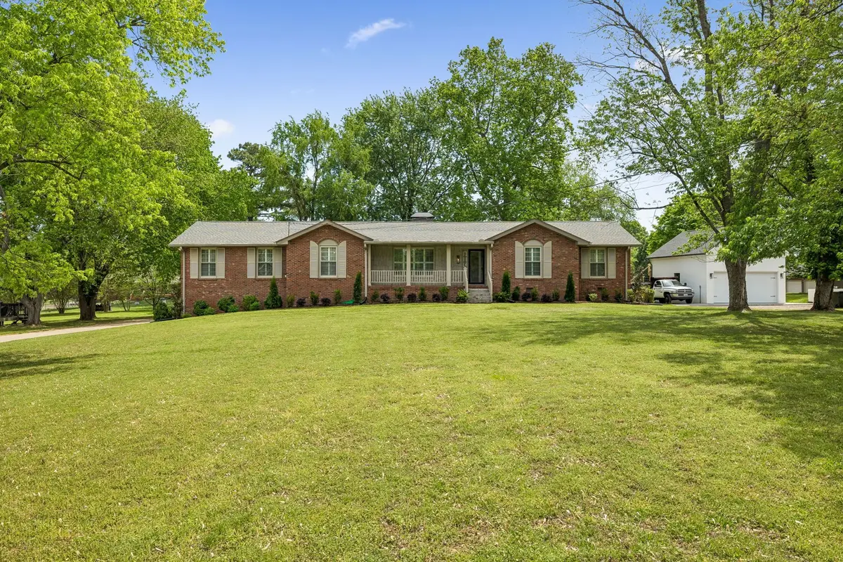 281 Lake Terrace Dr, Hendersonville, TN 37075 - #1
