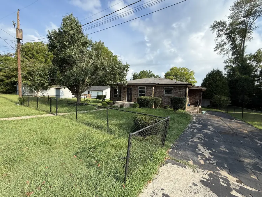1205 Poplar St, Clarksville, TN 37040 - #3