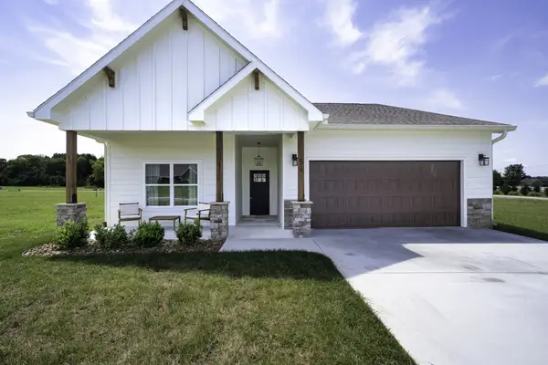 56 Deer Valley Cir, Winchester, TN 37398