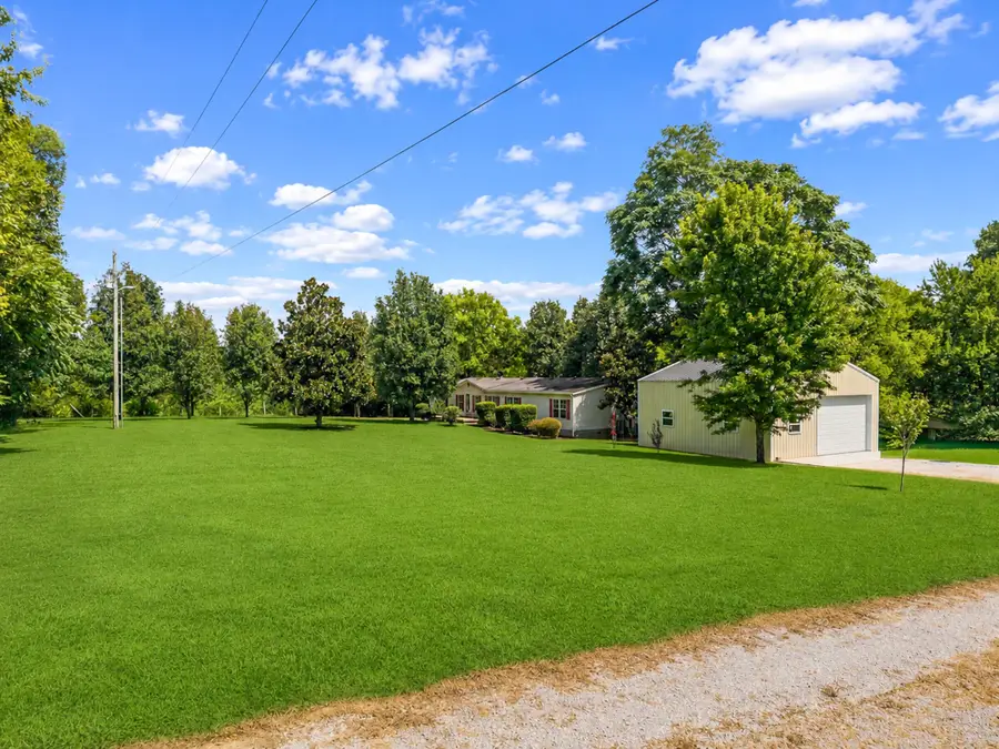 1356 Sam Johnson Rd, Columbia, TN 38401 - #3