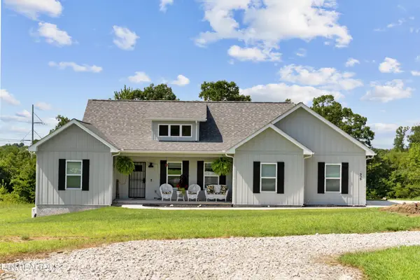 939 Clear Creek Rd, Crossville, TN 38571