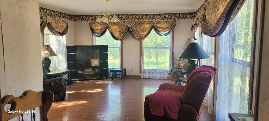 427 Bird St, Shelbyville, TN 37160 - #3