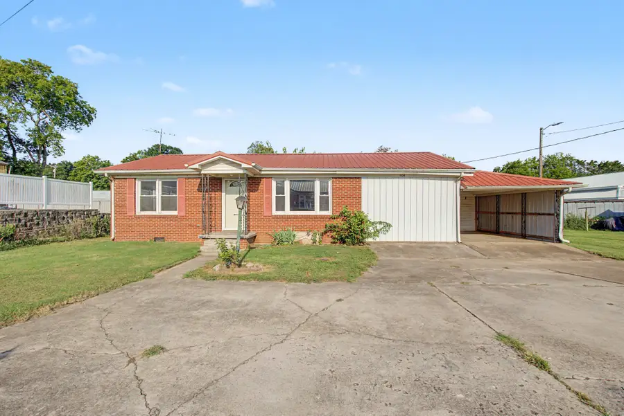 104 Mallory Dr, Elkton, KY 42220 - #2