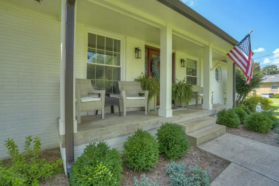 384 Indian Lake Rd, Hendersonville, TN 37075 - #2