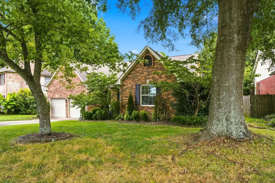 1605 Glen Trail Dr, Mount Juliet, TN 37122 - #2