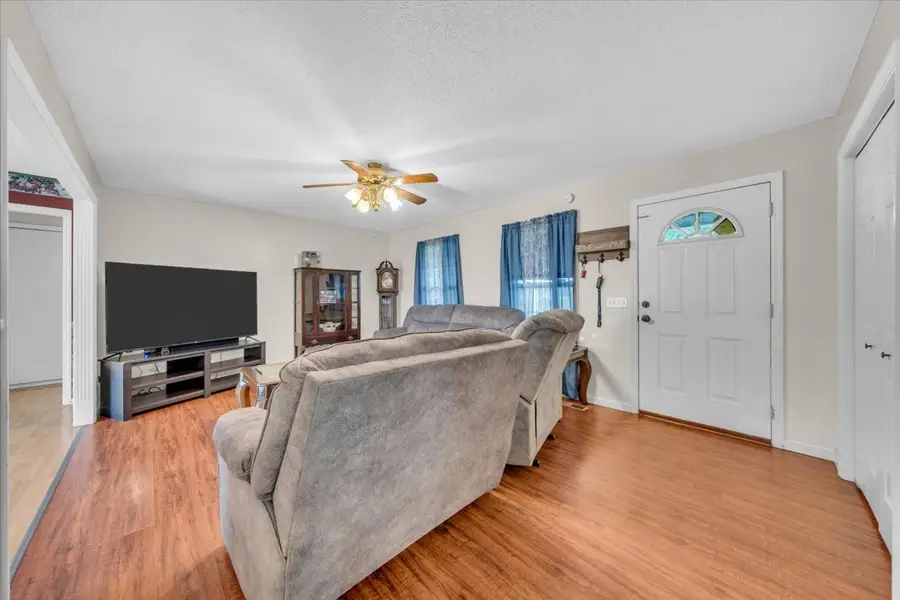 4004 Powers Bridge Rd, Manchester, TN 37355 - #2