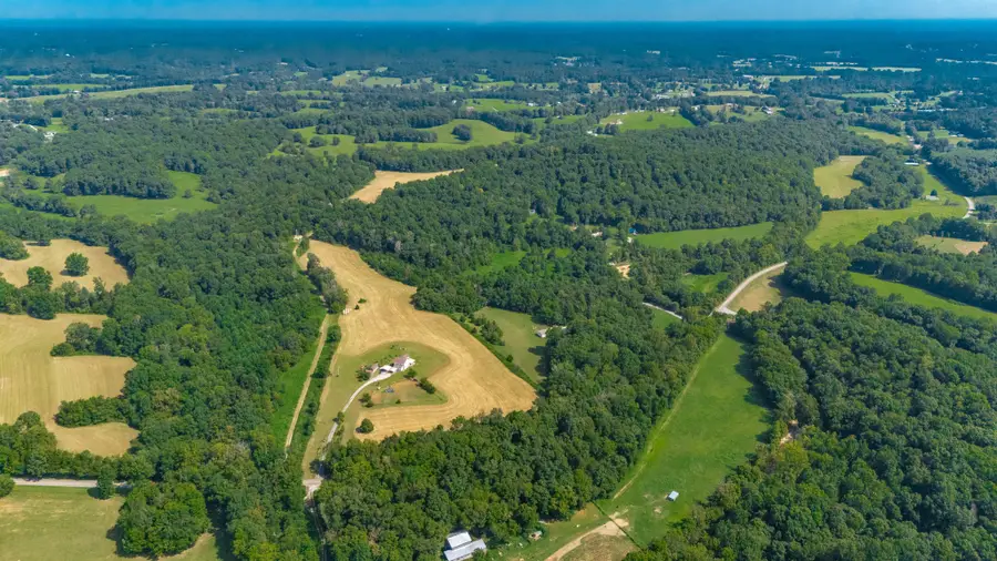 2313 Little Bartons Creek Rd, Cumberland Furnace, TN 37051 - #2