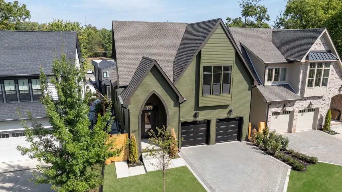 1202 Clifton Ln, Nashville, TN 37215 - #1