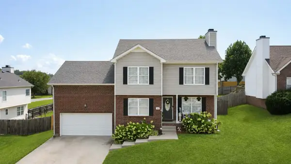 3167 Cross Ridge Dr, Clarksville, TN 37040
