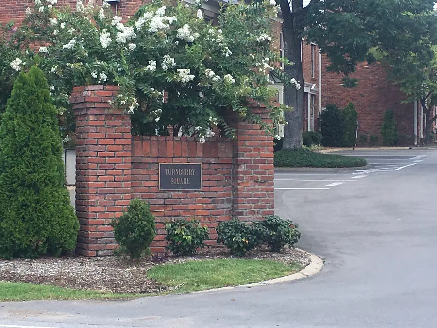 2044 Graybar Ln, Nashville, TN 37215 - #2