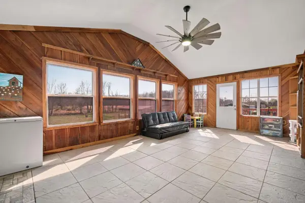 324 Laster Holman Lane, Decherd, TN 37324