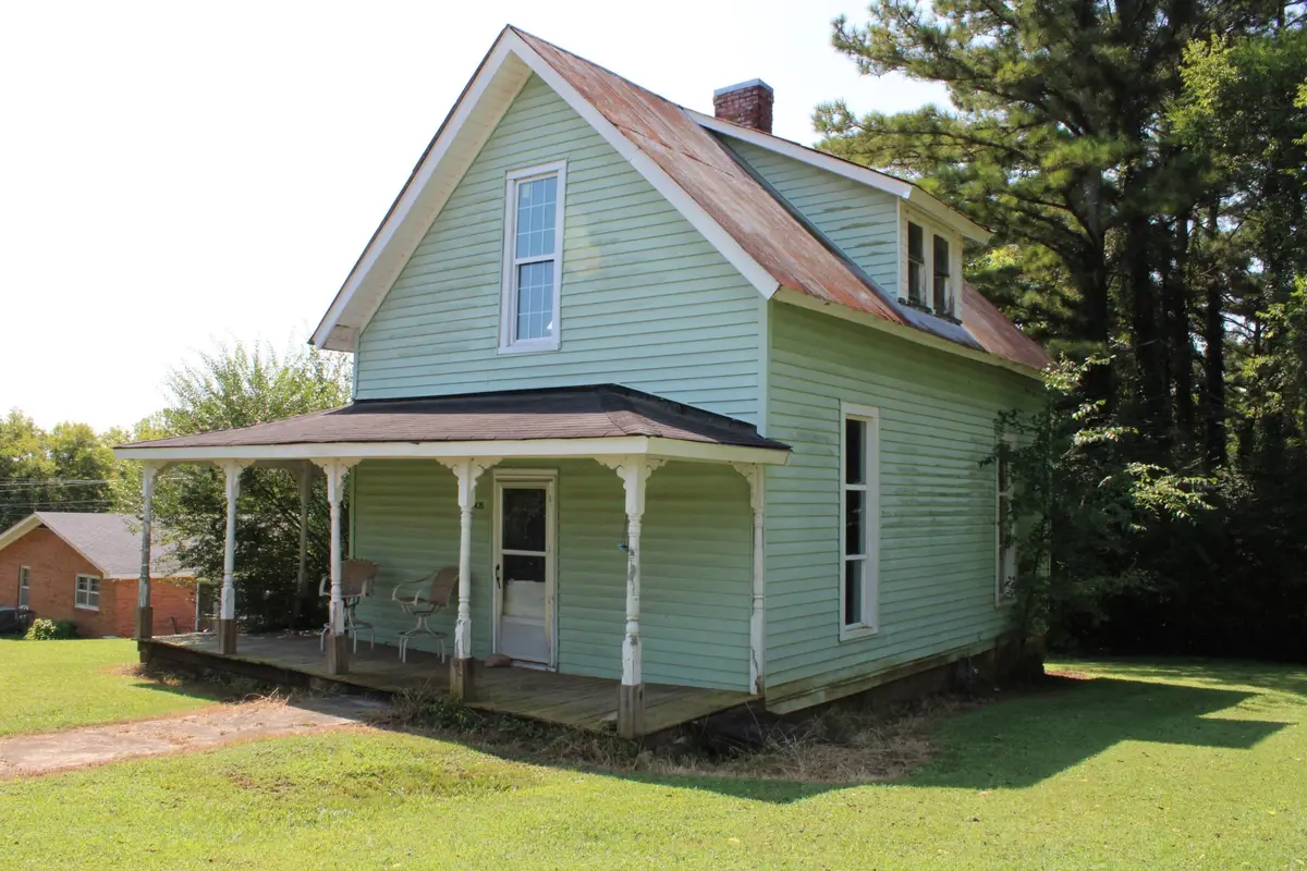 435 W Woodring St, Pulaski, TN 38478 - #1