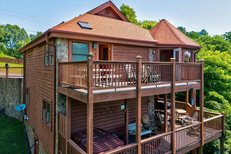 2054 Oakmont Drive, Sevierville, TN 37876 - #2