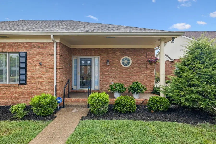 101 Keeneland Dr, Hermitage, TN 37076 - #2