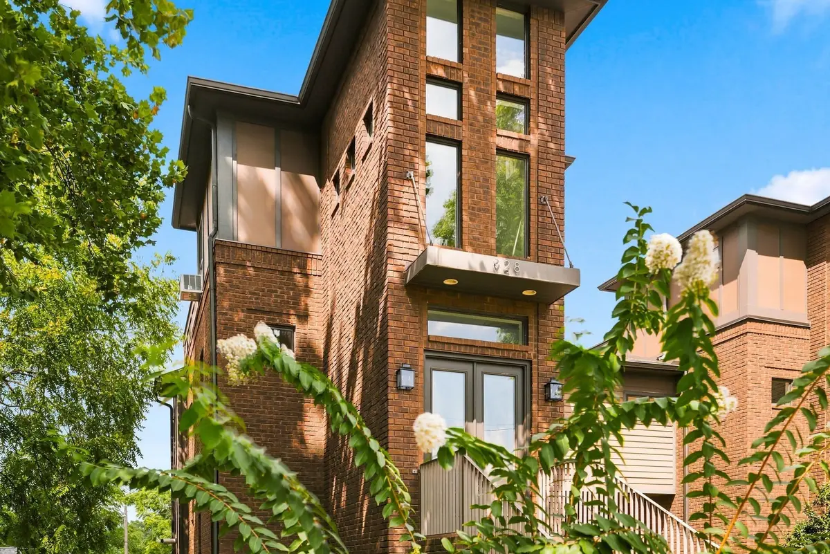 928 Caruthers Ave, Nashville, TN 37204 - #1