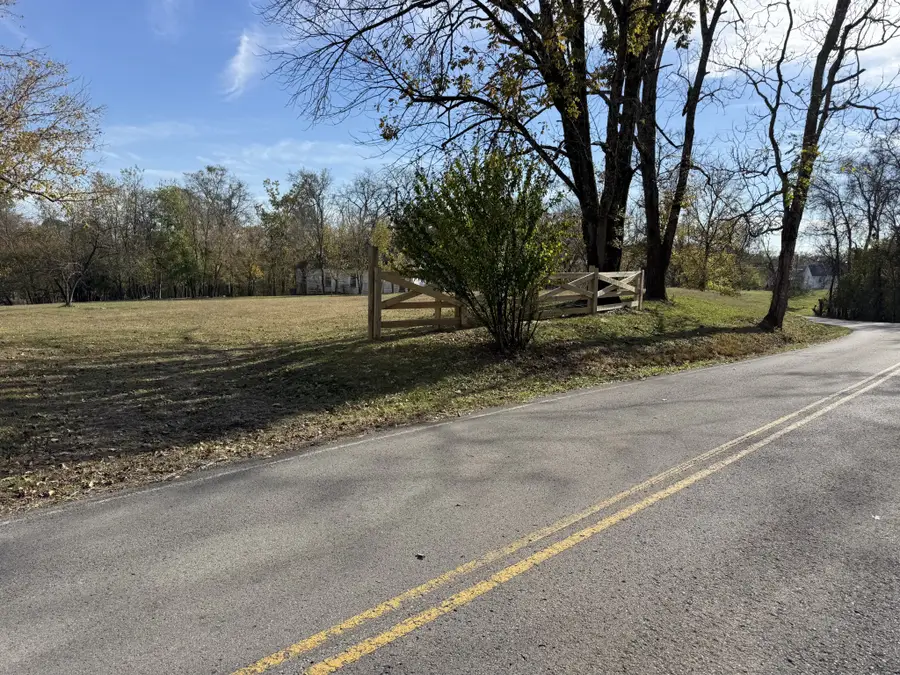 709 Zieglers Fort Rd, Gallatin, TN 37066 - #3