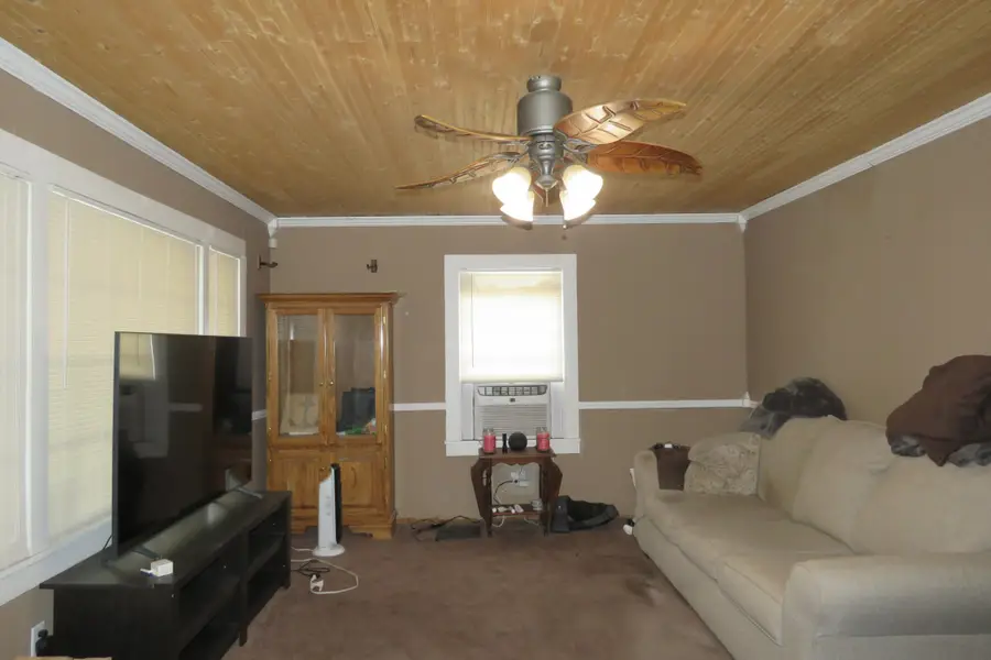 352 N Spring St, Sparta, TN 38583 - #2