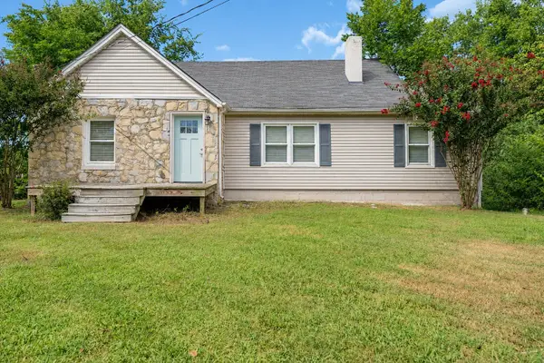108 Greenwood Acres Dr, Columbia, TN 38401