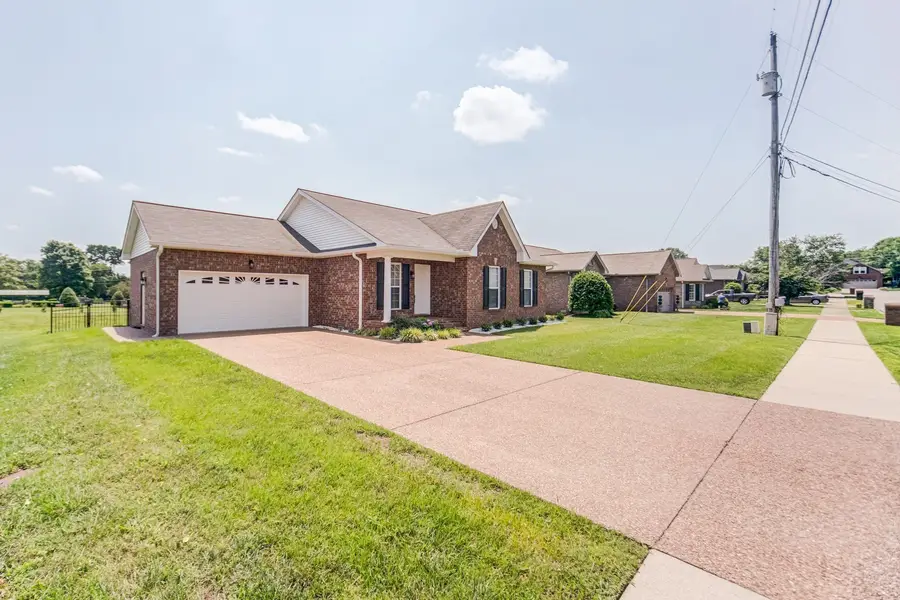 177 Hedgeway Ct, Gallatin, TN 37066 - #2