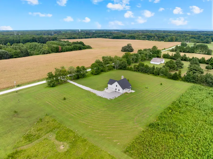 210 Deer Creek Ln, Tullahoma, TN 37388 - #2