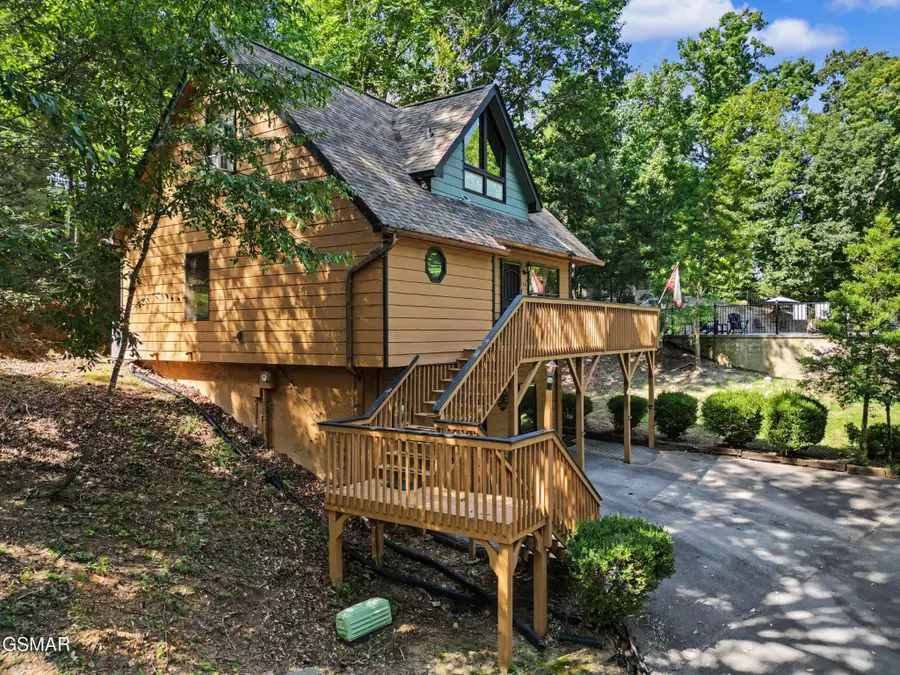 318 Greenwood Way, Pigeon Forge, TN 37863 - #2