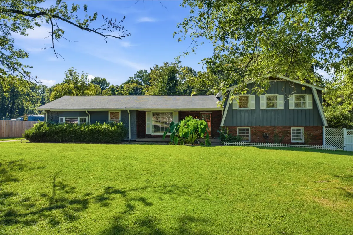 712 Valley Brook Dr, Mount Juliet, TN 37122 - #1