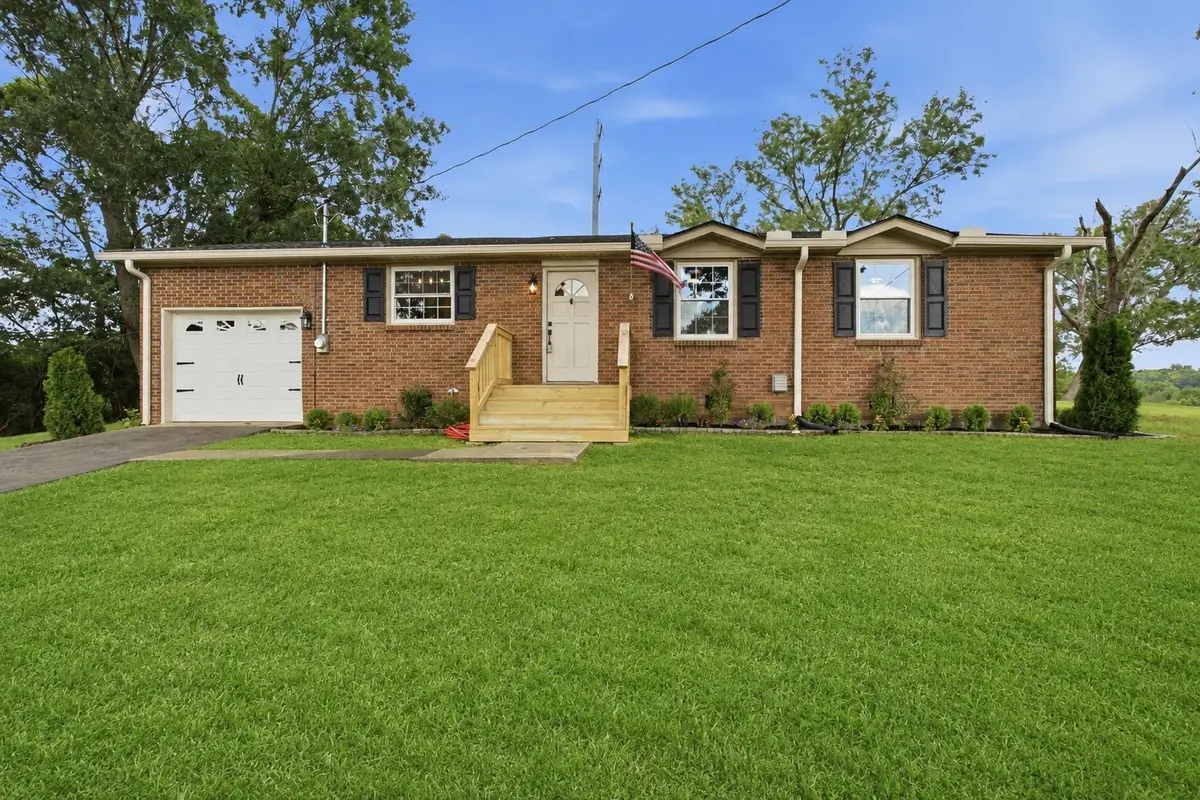 230 S Valley Rd, Hendersonville, TN 37075 - #1