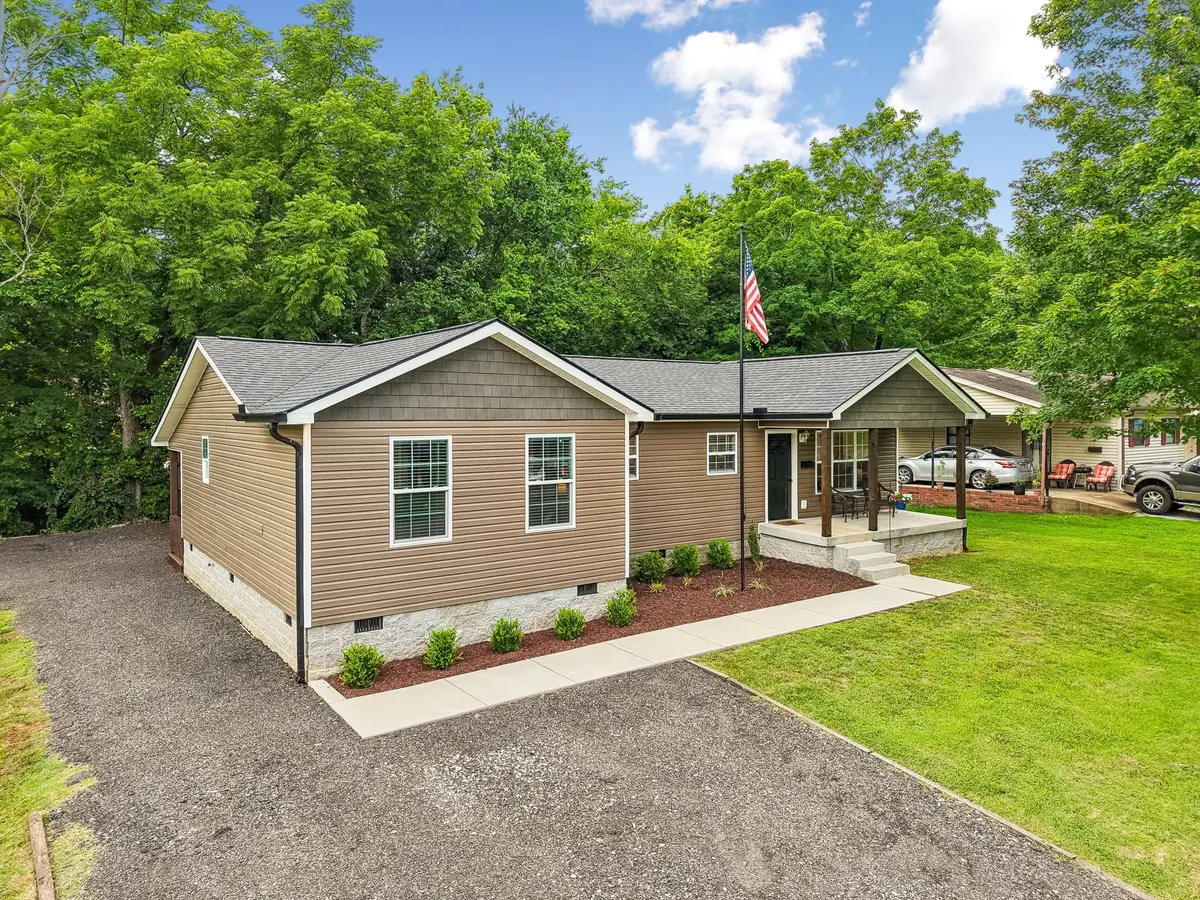 200 Cullum Ave, Dickson, TN 37055 - #1