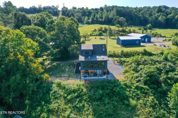 1160 Oak Grove Rd, Harrogate, TN 37752