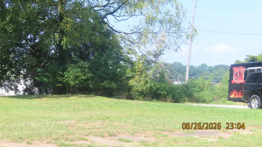 243 Oak St, Jackson, TN 38301 - #3