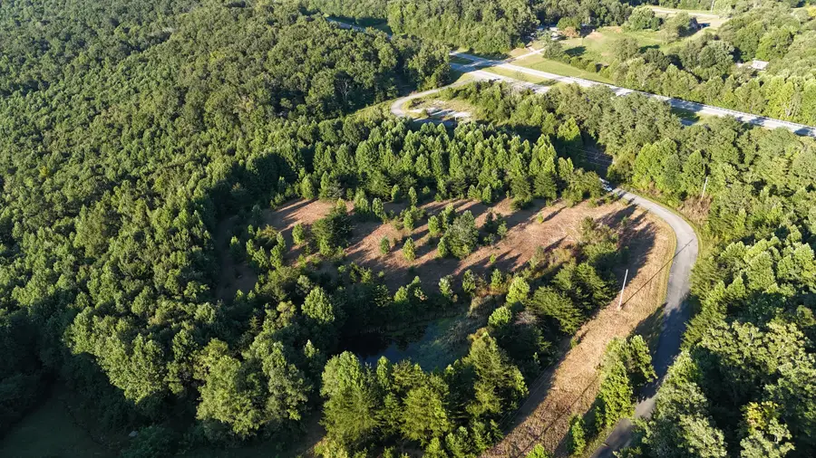 86 Mount Crest Dr, Spencer, TN 38585 - #3
