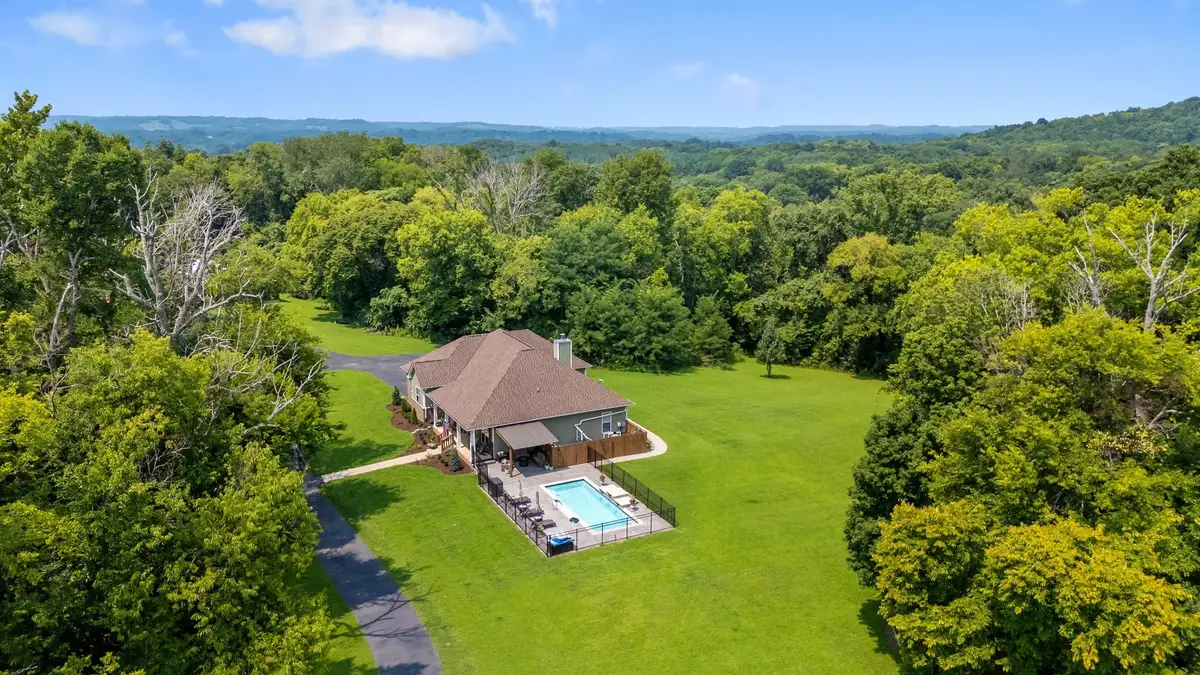 1600 Ledford Rd, Lewisburg, TN 37091 - #1