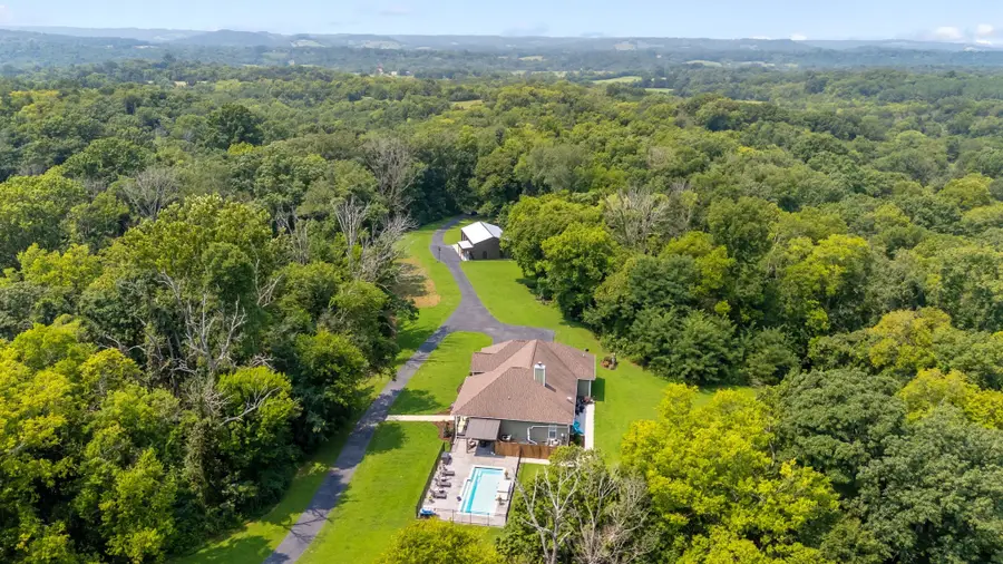 1600 Ledford Rd, Lewisburg, TN 37091 - #2