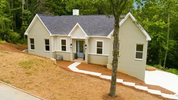 1721 Starboard Dr, Hixson, TN 37343