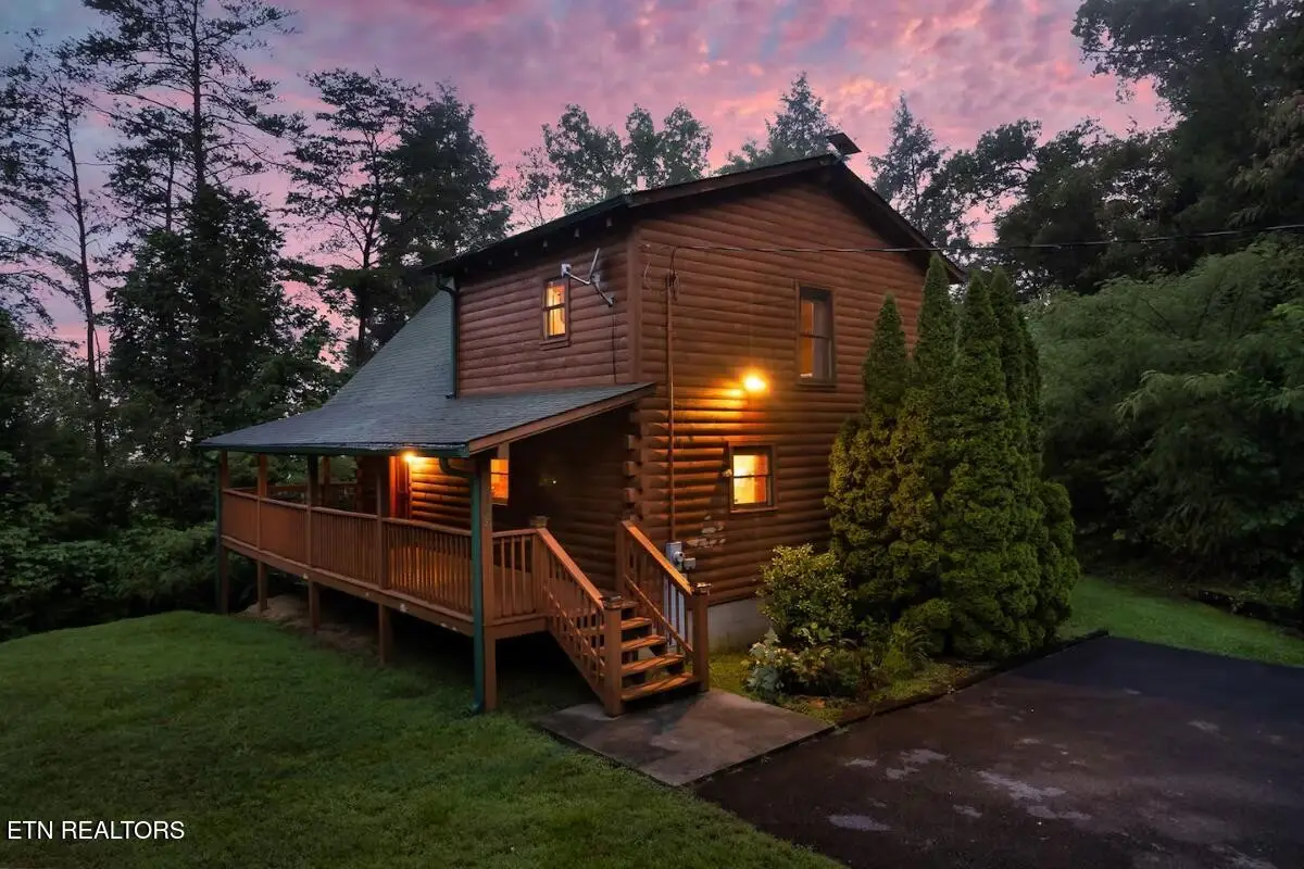4255 New Pioneer Tr, Pigeon Forge, TN 37863 - #1