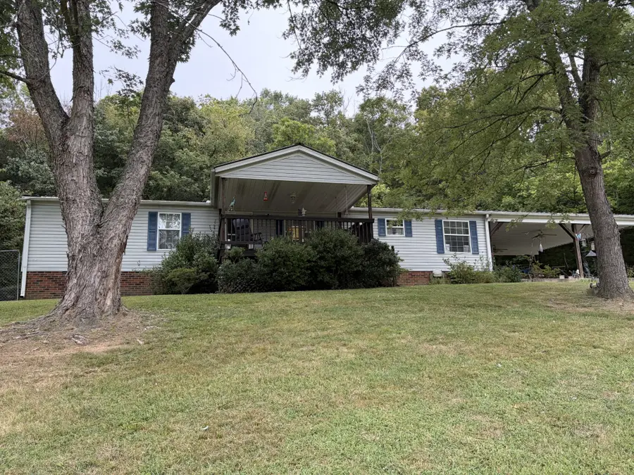 1840 Cedar Bluff Rd, Lafayette, TN 37083 - #2