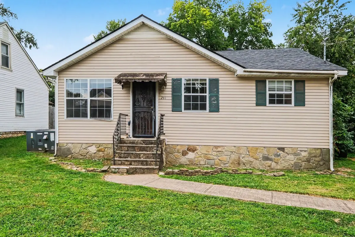 241 E Park Ave, Gallatin, TN 37066 - #1
