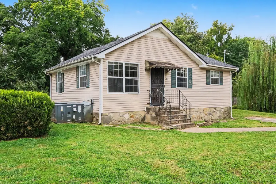 241 E Park Ave, Gallatin, TN 37066 - #2