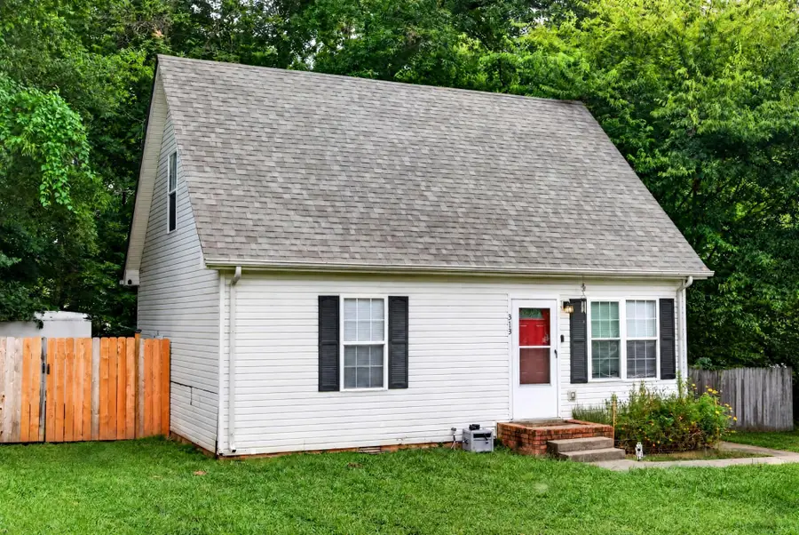 313 Lafayette Point Cir, Clarksville, TN 37042 - #2