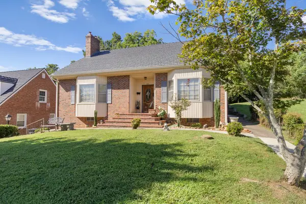 102 W Lawn St, McMinnville, TN 37110