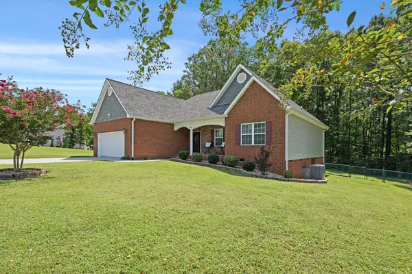 332 Shadows Lawn Dr, Athens, TN 37303