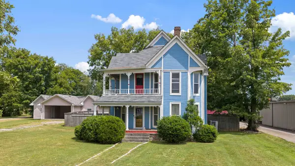 204 S Horton Pkwy, Chapel Hill, TN 37034
