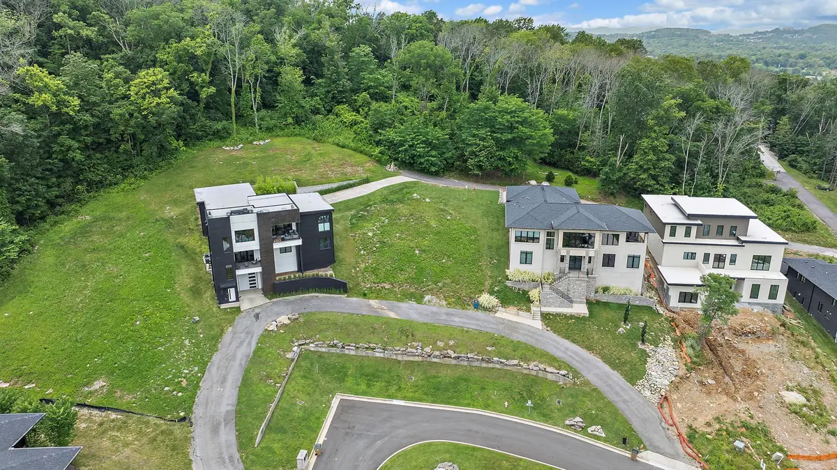 5809 Woodland Hills Dr, Nashville, TN 37211 - #1
