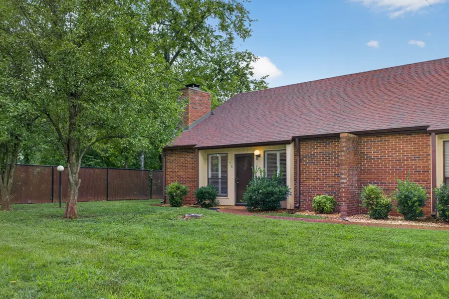 416 Castlewood Ln, Lebanon, TN 37087 - #2