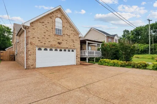 704 Shandale Dr, Madison, TN 37115 - #2