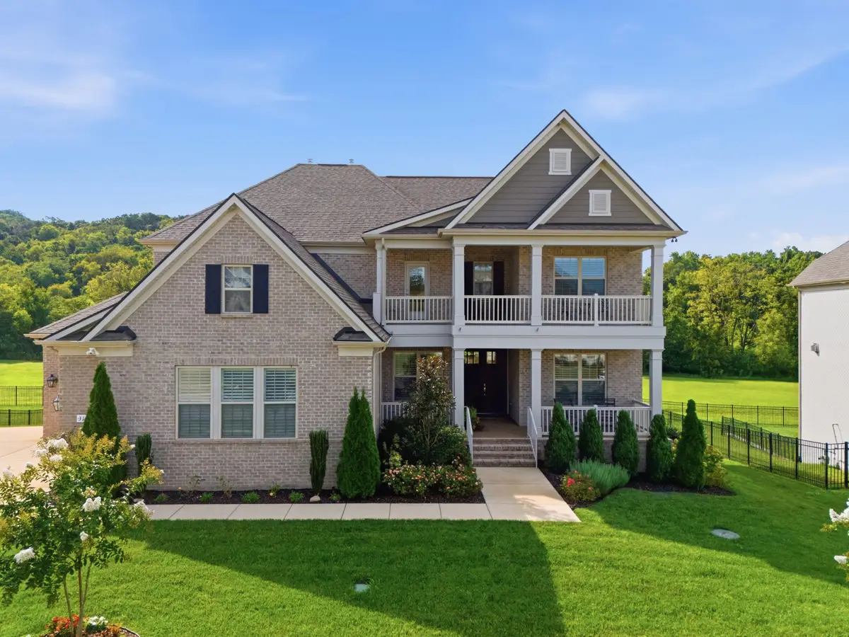 3170 Chase Point Dr, Franklin, TN 37067 - #1