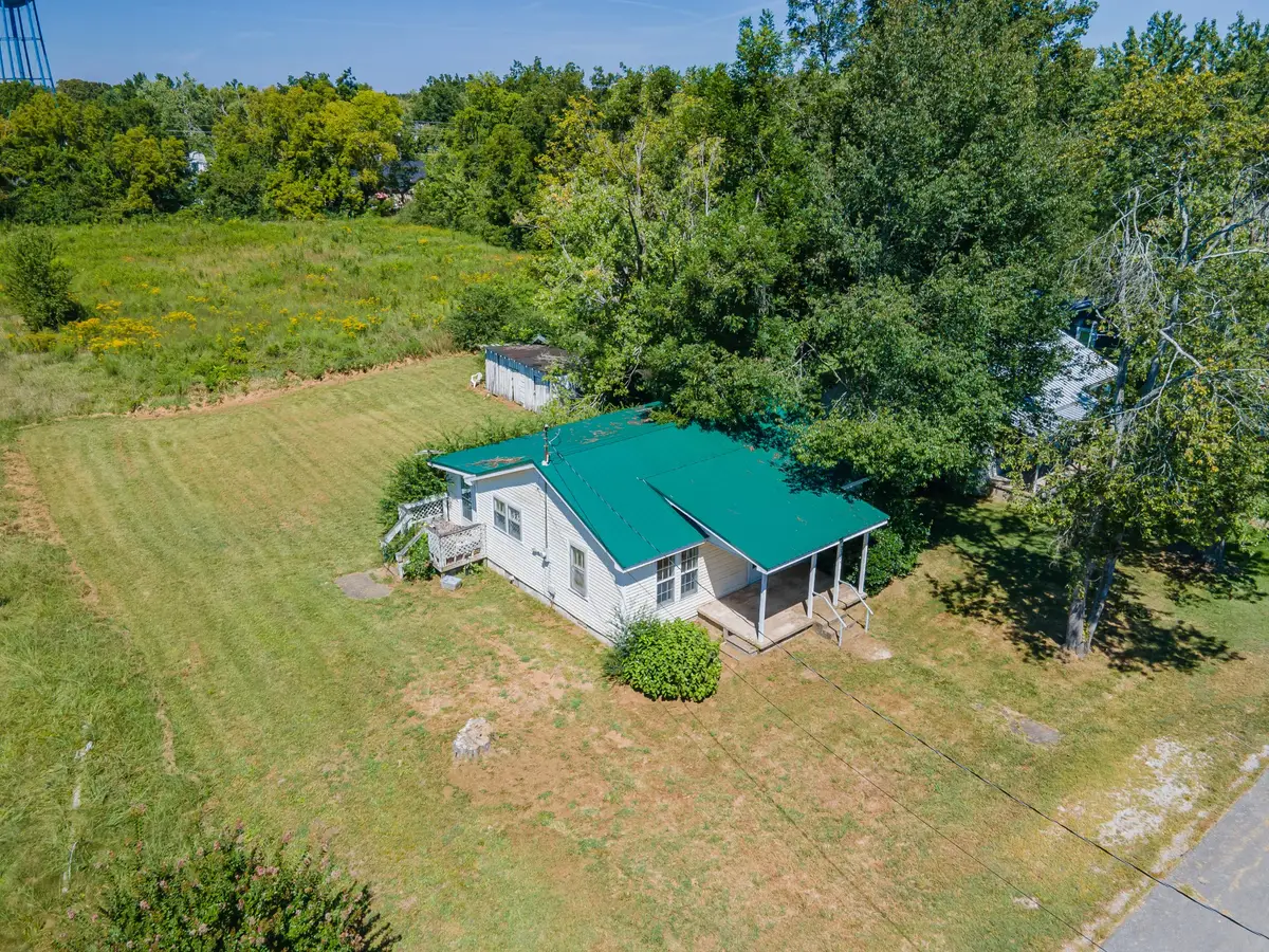 315 Willis Ave, Hohenwald, TN 38462 - #1