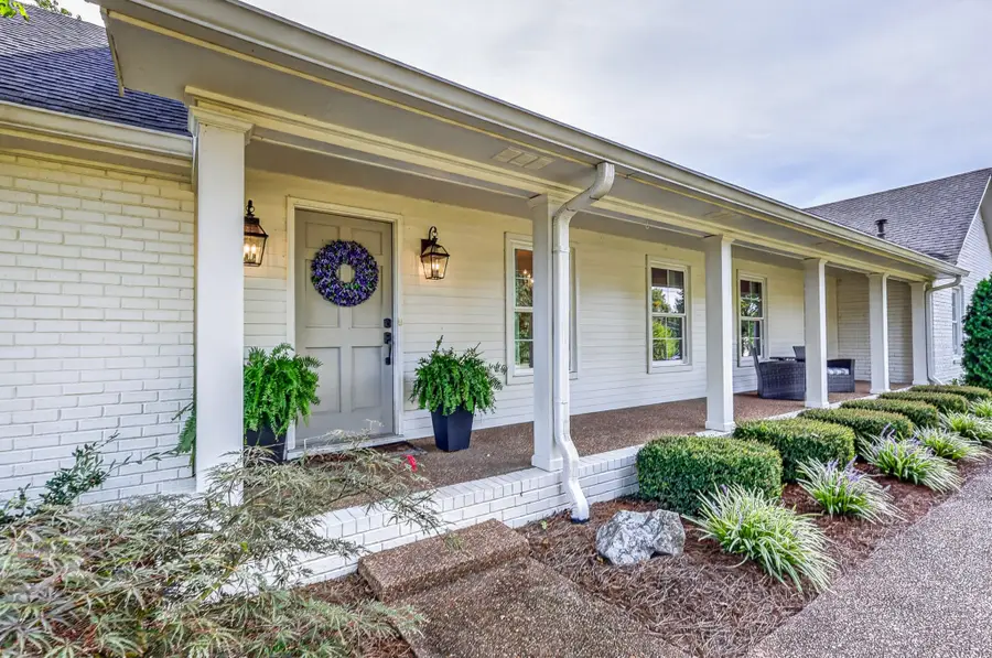 1305 Chickasaw Dr, Brentwood, TN 37027 - #2